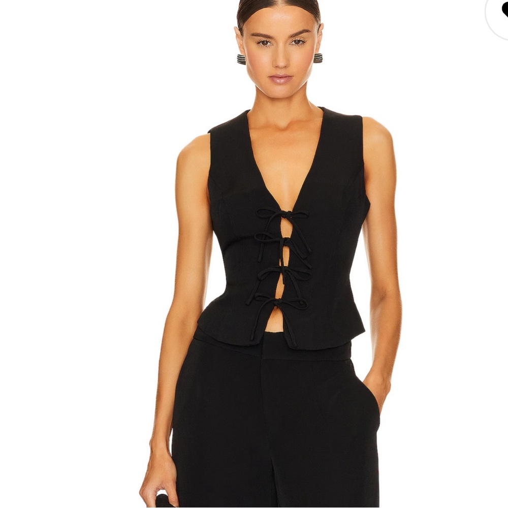 Eliatt Tie Vest-Style Top
